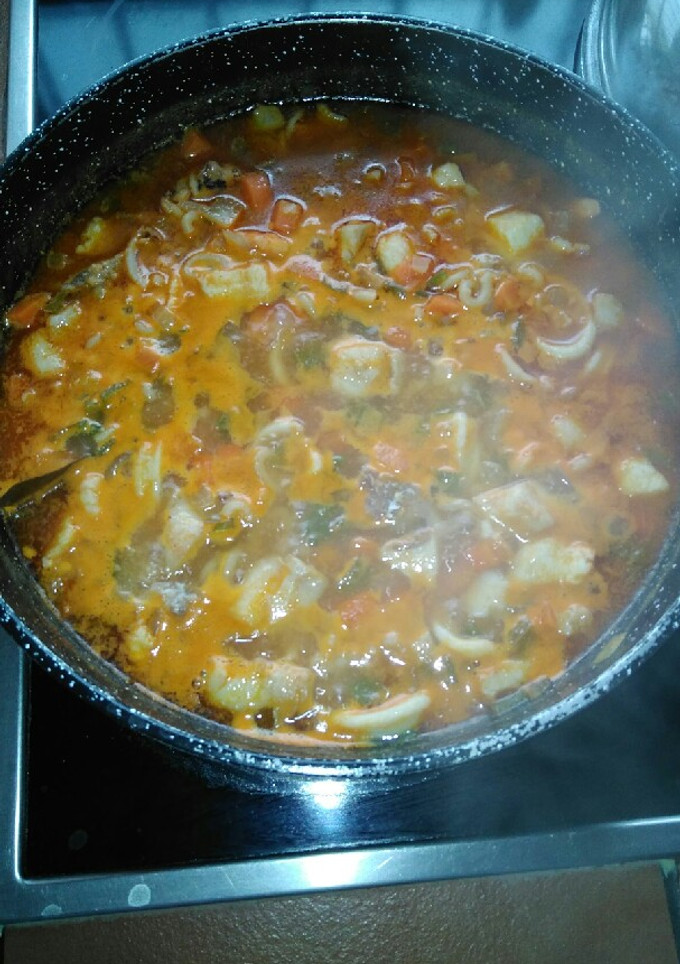 Una foto de Fideuá de mariscos