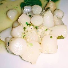 A picture of Garlic Butter Bay Scallops.