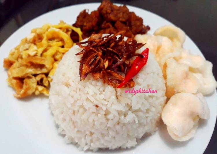 Cara Gampang Membuat Nasi Uduk Magicom, Lezat Sekali