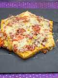 Tortilla de zanahoria con complejo de pizza de beicon y queso