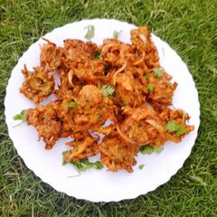 A picture of Laccha pakoray.