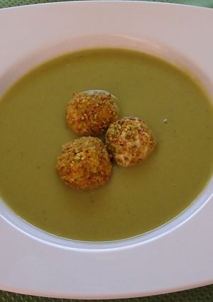Ízletes borsóleves recept fotója