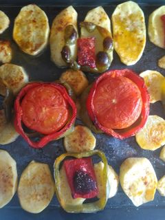 Una foto de Patatas al horno con verduras