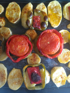 Una foto de Patatas al horno con verduras