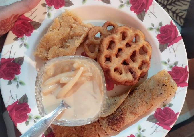 Recipe of Homemade Chooshi Pither Payesh Pati Sapta Ghote Pithe and Rose Cake