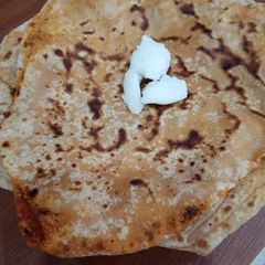 A picture of Tel Tikhat Paratha.