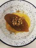 Provoleta con mamón en almíbar