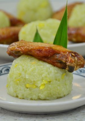 Hình của món Xôi bắp ngọt lá dứa - cánh gà chiên nước mắm.
