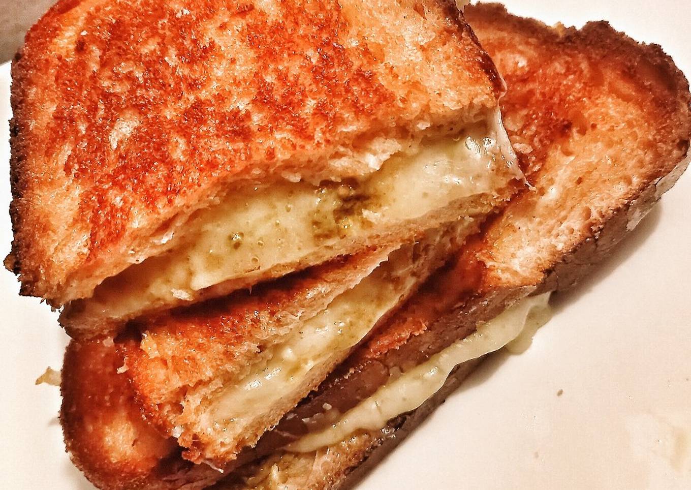 Croques rustiques au comté et pesto