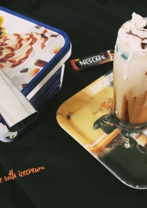 কোল্ড কফি উইথ আইসক্রিম (cold coffee with ice cream recipe in Bengali) রেসিপির প্রধান ছবি
