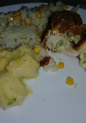 Brokkolis csirkemell vegyes körettel 🥦🍽️ recept fotója
