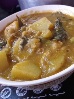 உருளைக்கிழங்கு பட்டாணி குருமா (Urulai kilangu pattani kurma Recipe in Tamil) செய்முறை முக்கிய புகைப்படம்