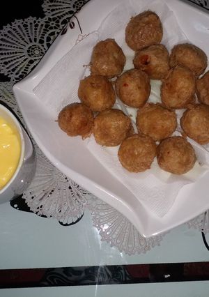 A picture of Yamballs nd custard.