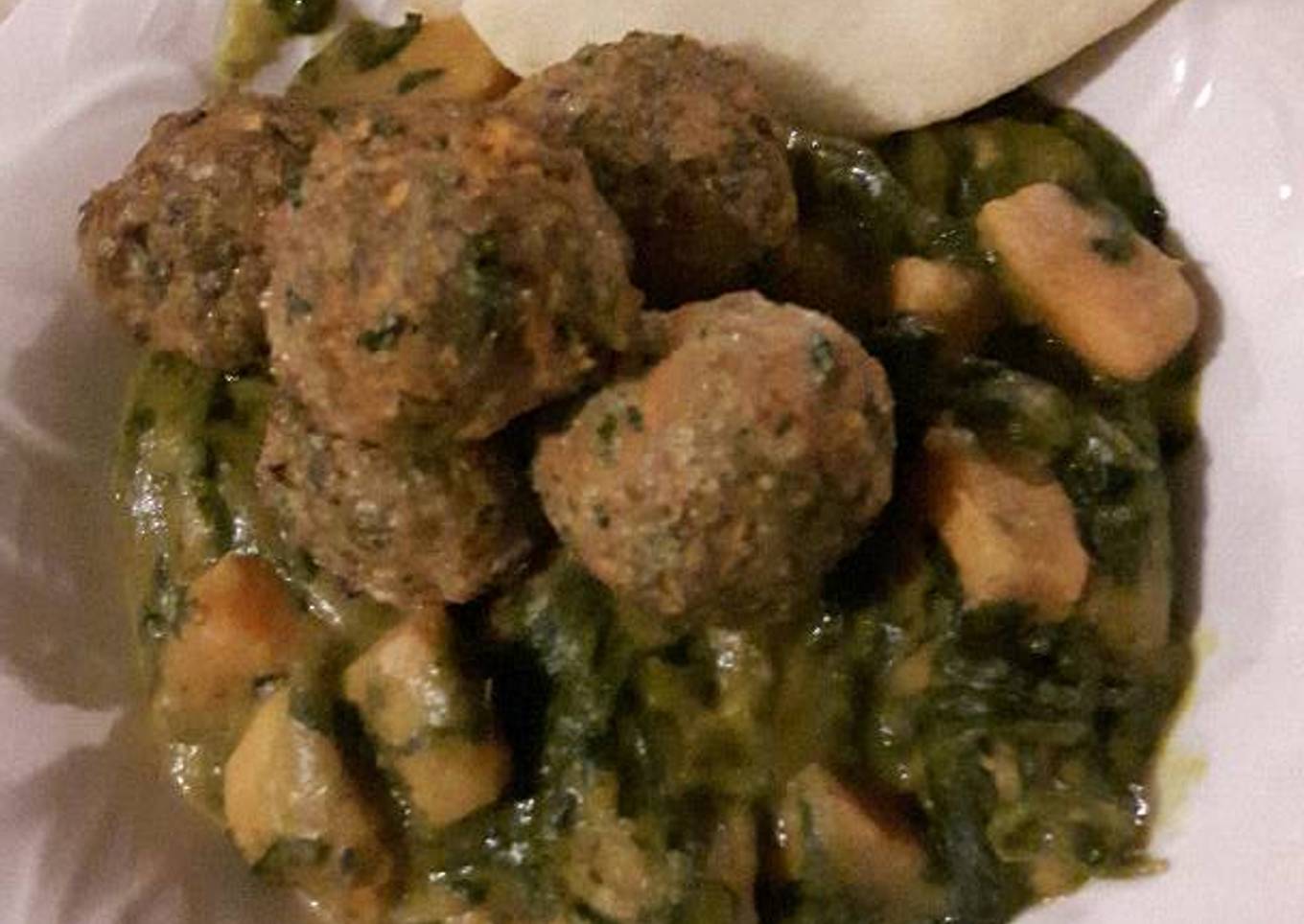 Twisted saag aloo (spinach & potatoes)