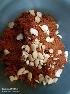 ગાજર નો હલવો (Gajar Halwa Recipe In Gujarati) રેસીપી મુખ્ય ફોટો