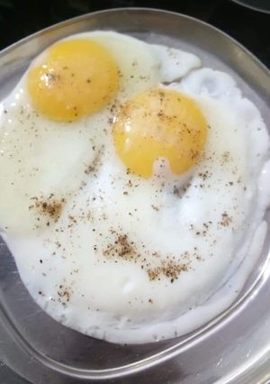 A picture of Half fry omlette.