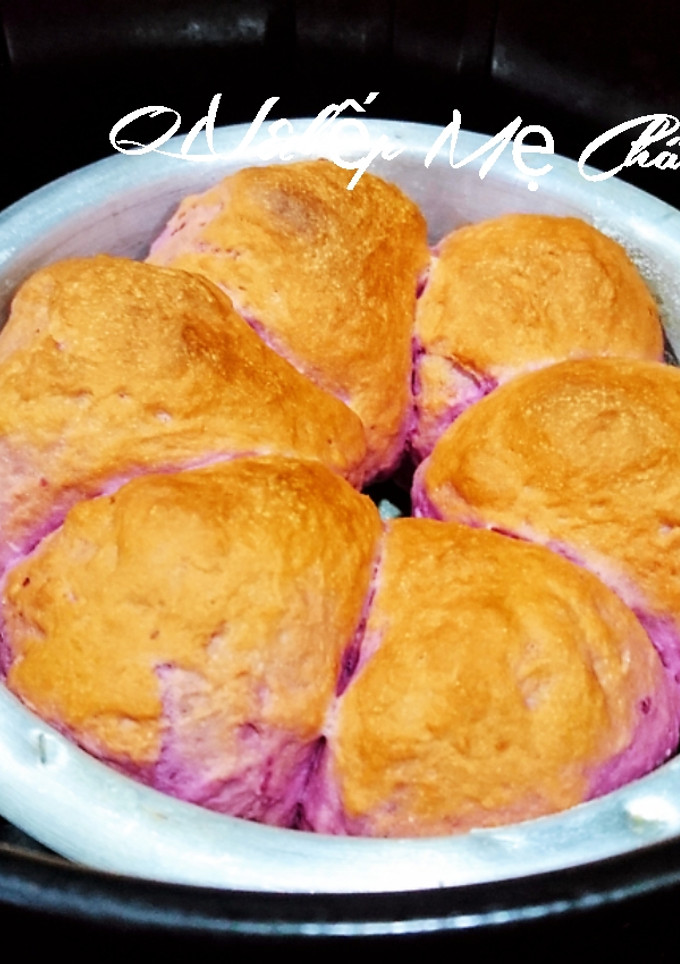 Hình của món Bánh mì khoai lang tím.