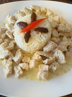 Una foto de Pollo en Crema de Coco