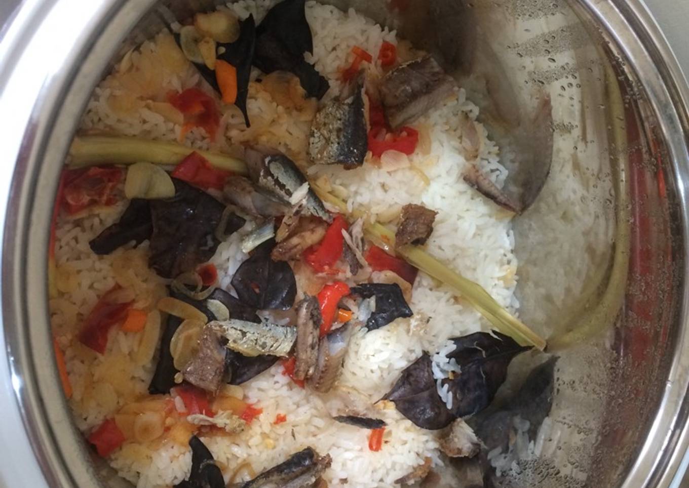 pemasak nasi or penanak nasi