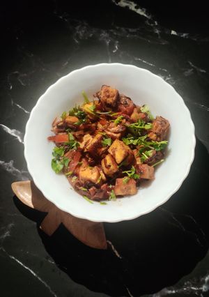 A picture of STIR FRY PANEER with SONTH POWDER.