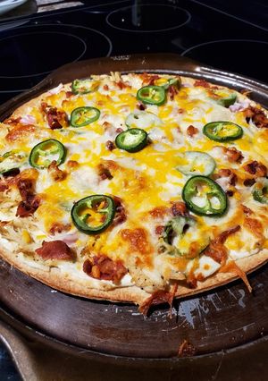 A picture of Jalapeno Popper Chicken Pizza.