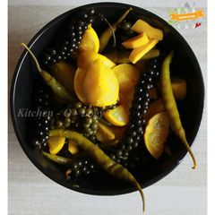 A picture of Lemon & Fresh Green Pepper Pickle.