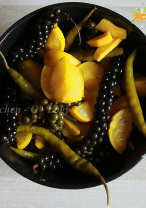 A picture of Lemon & Fresh Green Pepper Pickle.