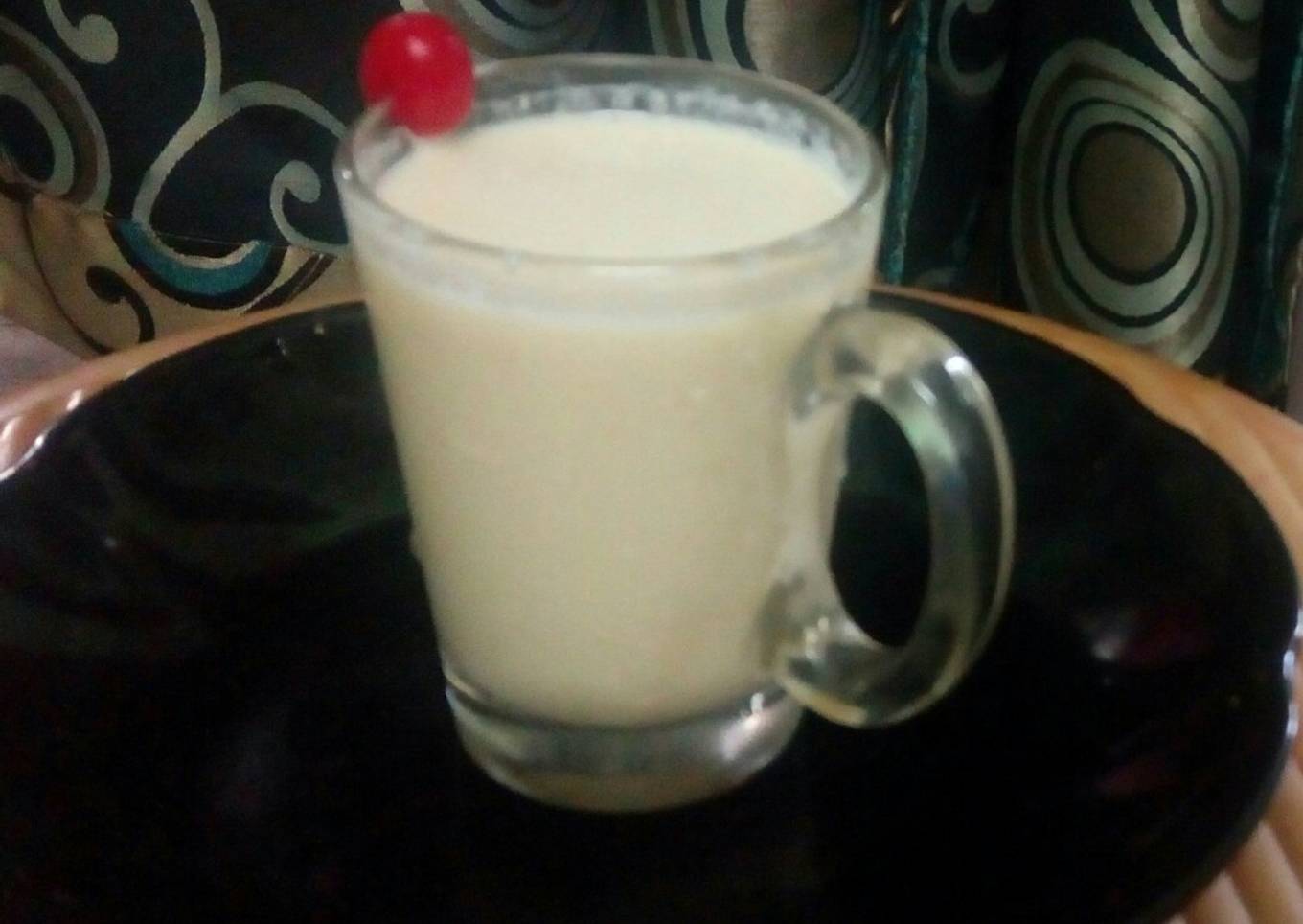 Apple yogurt smoothie