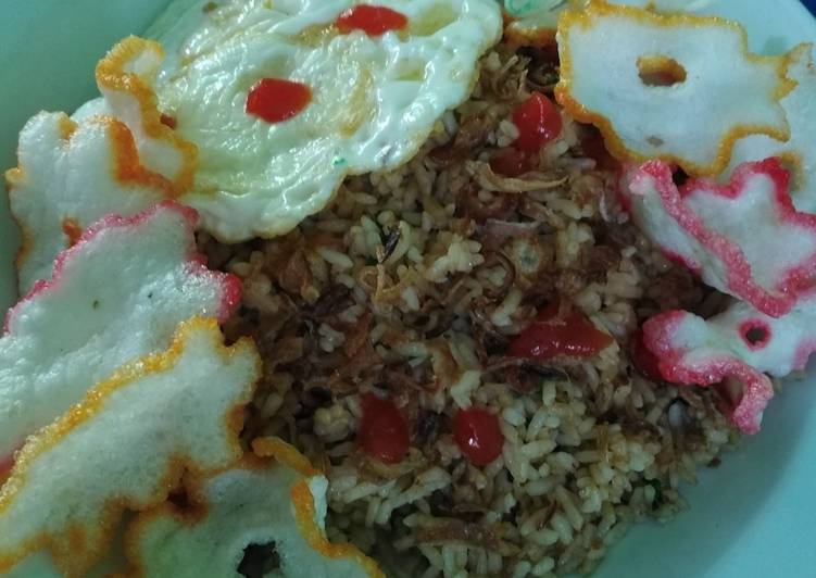 Langkah Mudah Membuat Nasi goreng kecap Menggugah Selera