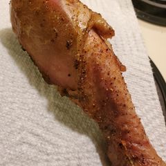 Un Vraiment Délicieux Turkey Leg A picture of Un Vraiment Délicieux Turkey Leg.