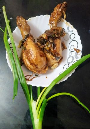 A picture of Spring onion chicken drumsticks.