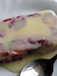 A picture of Creamy Milk Kanten Jelly with Fruit.