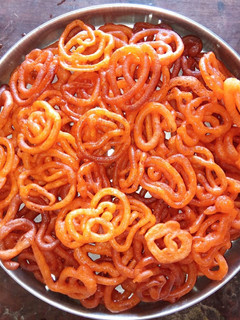 झटपट जलेबी (jhatpat jalebi recipe in Hindi) रेसिपी मुख्य फोटो