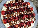 فطيره الفواكه وصوص الشوكولاته