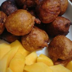 A picture of Mango Undampori (Fried balls).