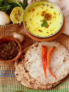 चटनी के स्वाद वाली चावल केे आटे की रोटी रेसिपी मुख्य फोटो