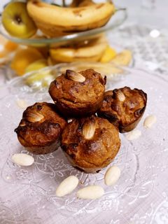 Una foto de Bizcochitos de plátanos y almendras🍌🍌