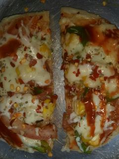 कुलचा पिज़्ज़ा (Kulcha pizza recipe in Hindi) रेसिपी मुख्य फोटो
