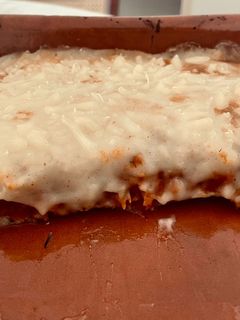 Una foto de Moussaka vegana con seitán