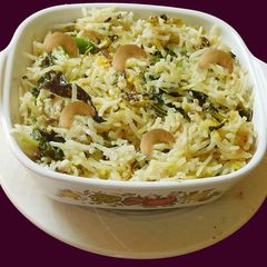 A picture of Rice with coconut and radish.