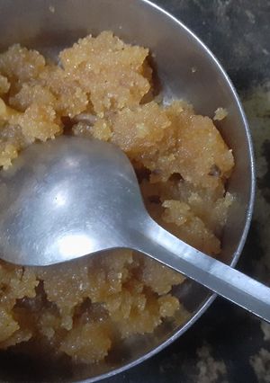 सूजी का हलवा (sooji ka halwa recipe in Hindi) रेसिपी मुख्य फोटो
