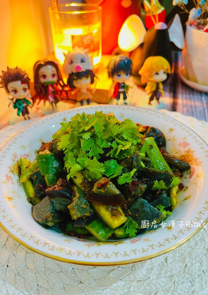 涼拌皮蛋小黃瓜 的食譜成品照片