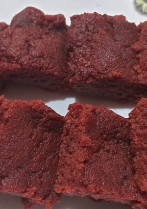 बीटरूट बर्फी (Beetroot Barfi recipe in Hindi) रेसिपी मुख्य फोटो