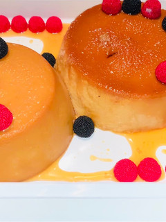 Una foto de Pudin de coco y pan de leche