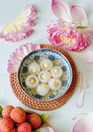 Hình của món Tuần 20: Chè vải thiều hạt sen vừa ngon vừa bổ.