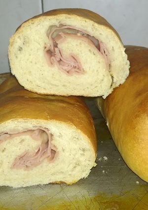 Una foto de Pan casero relleno