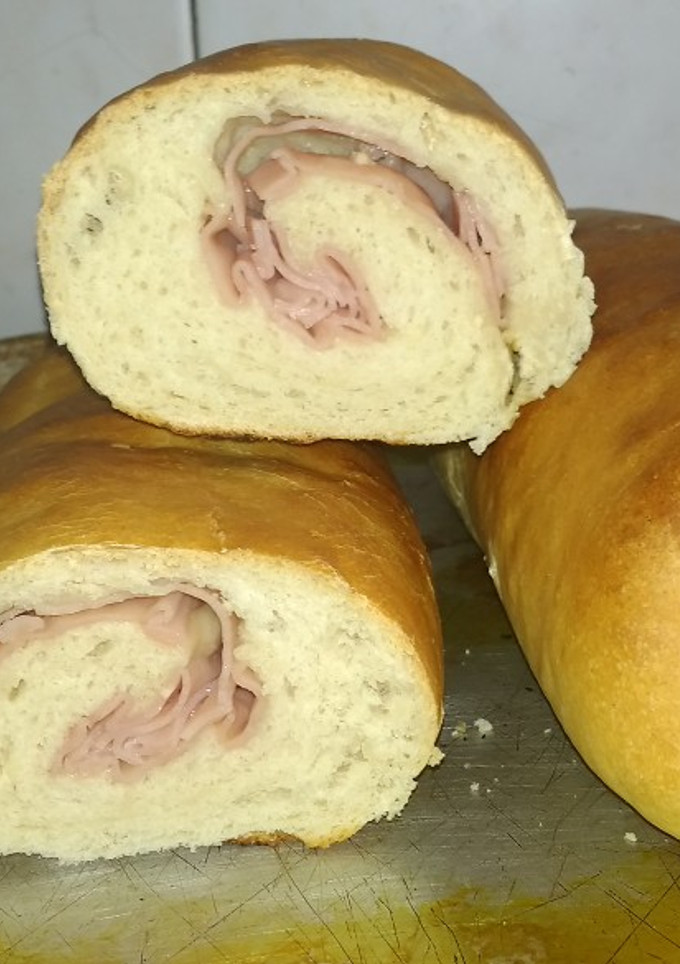 Una foto de Pan casero relleno