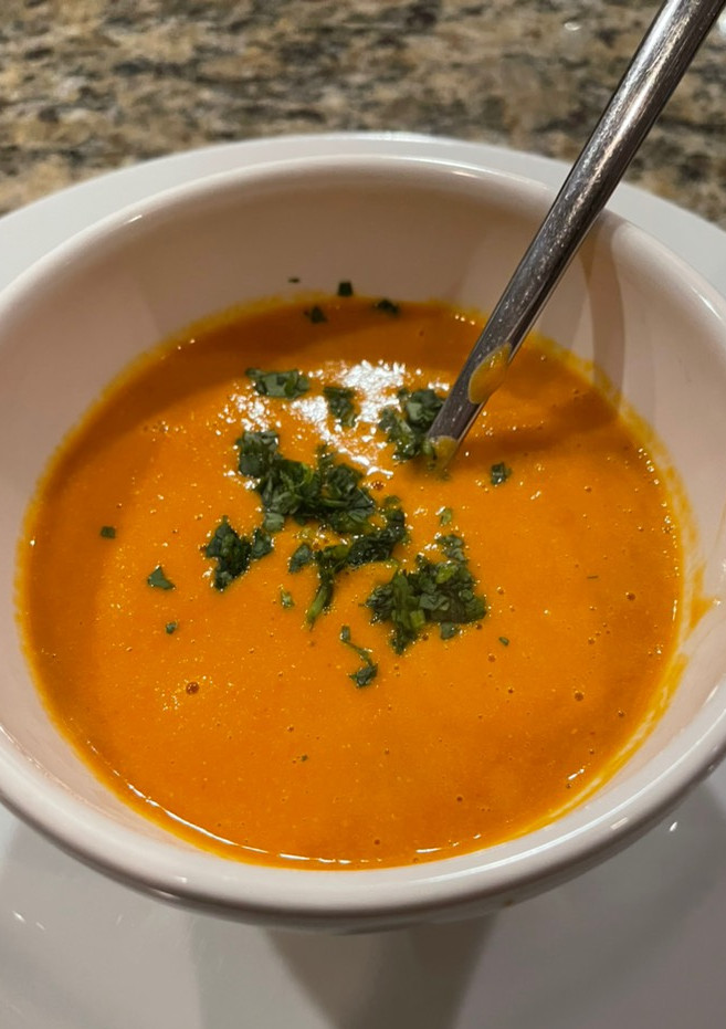 Una foto de 🔴 SOPA THAI RED LENTIL Y COCONUT 🥥 🥕