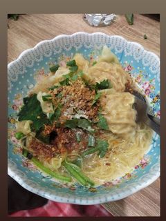 รูปของ บะหมี่เกี๊ยวหมูเด้ง (สไตล์เด็กหอ)