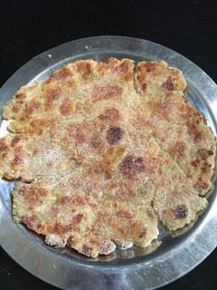 દૂઘી ના ફરાળી થેપલા (Dudhi Farali Thepla Recipe In Gujarati) રેસીપી મુખ્ય ફોટો
